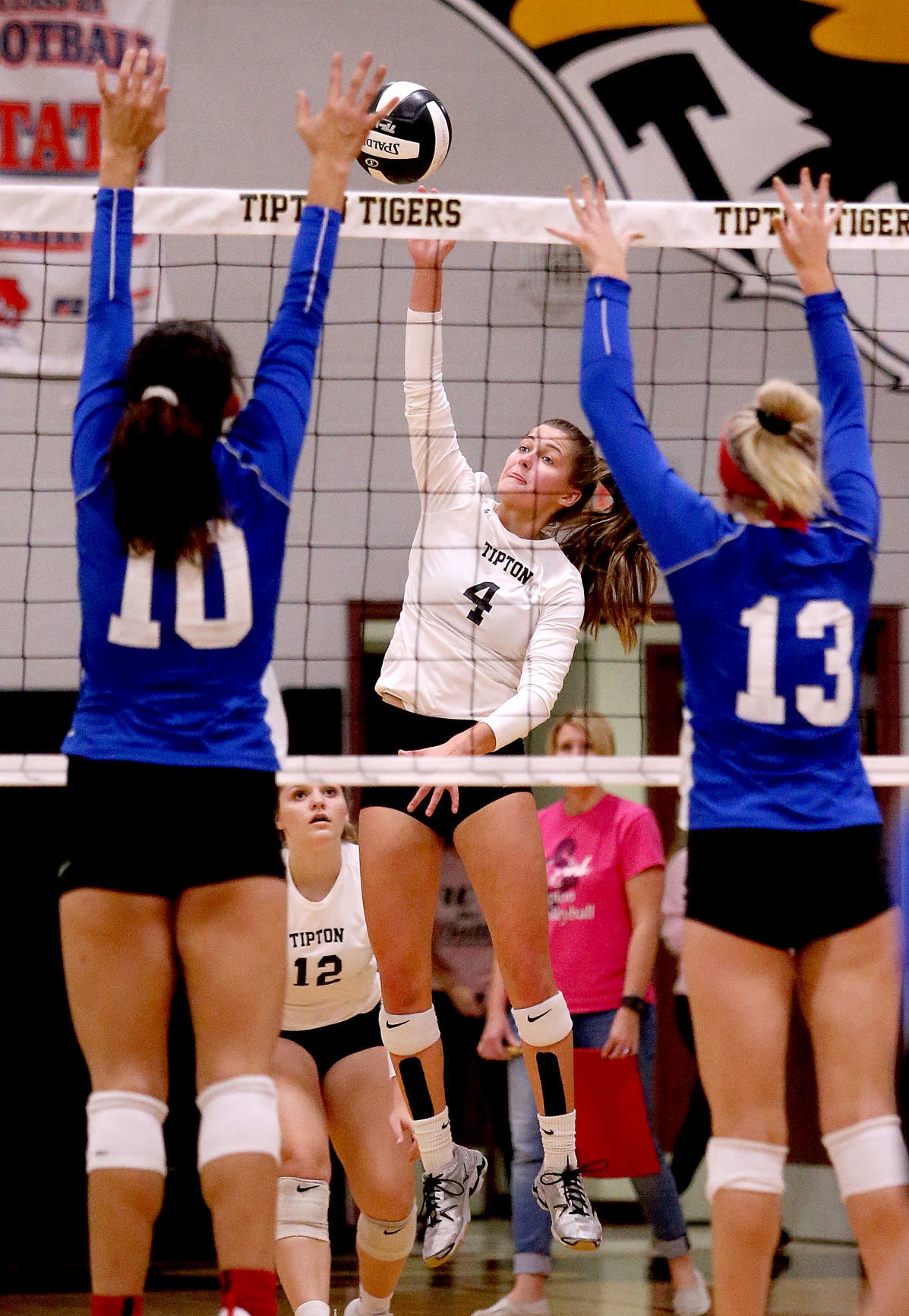 100418-Tipton-Camanche-vb-006